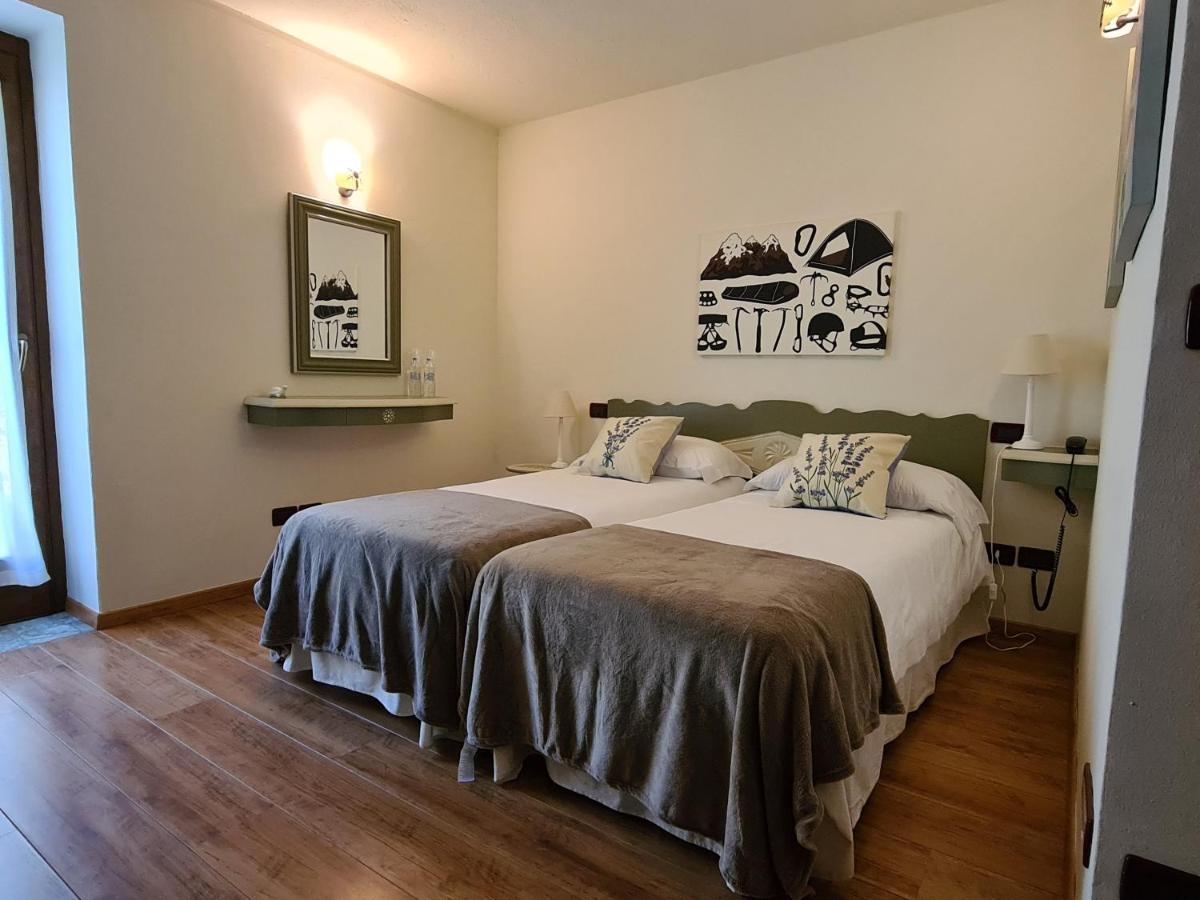 Hotel Dente Del Gigante 쿠르마예 외부 사진