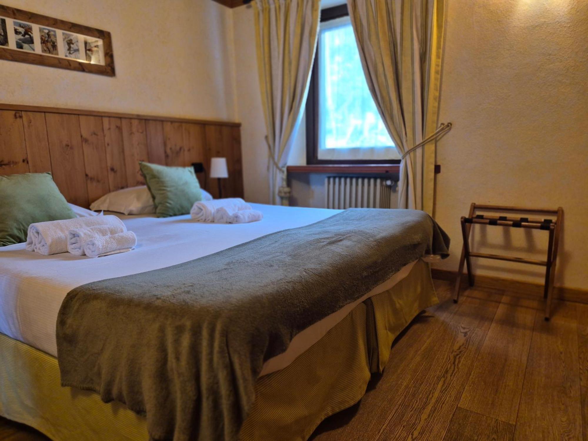 Hotel Dente Del Gigante 쿠르마예 외부 사진