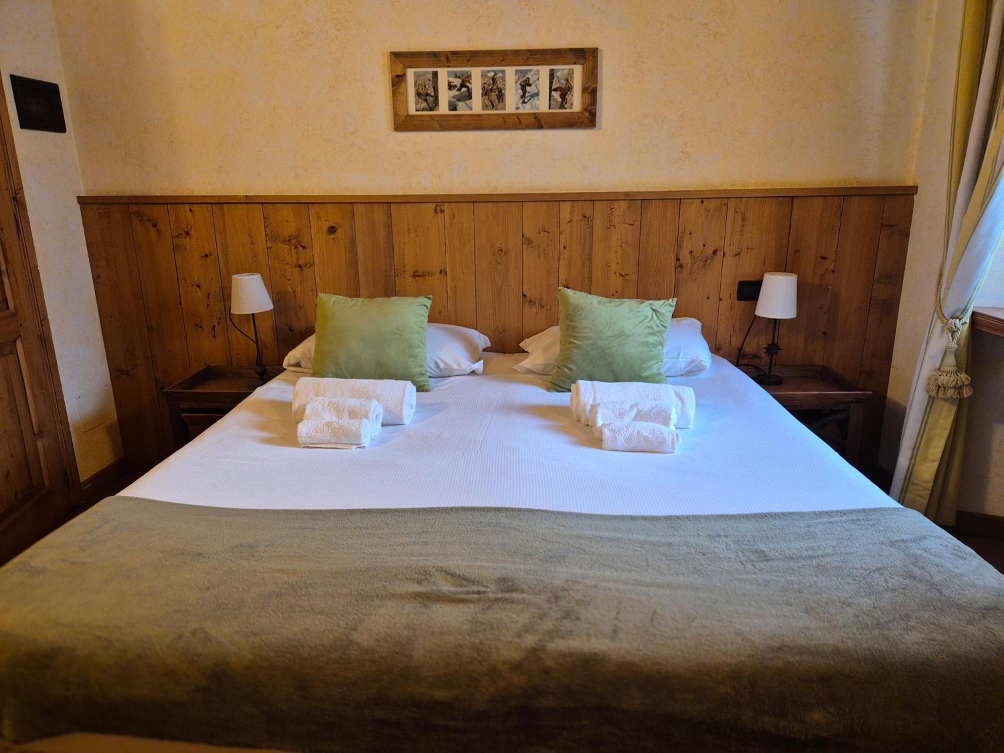 Hotel Dente Del Gigante 쿠르마예 외부 사진