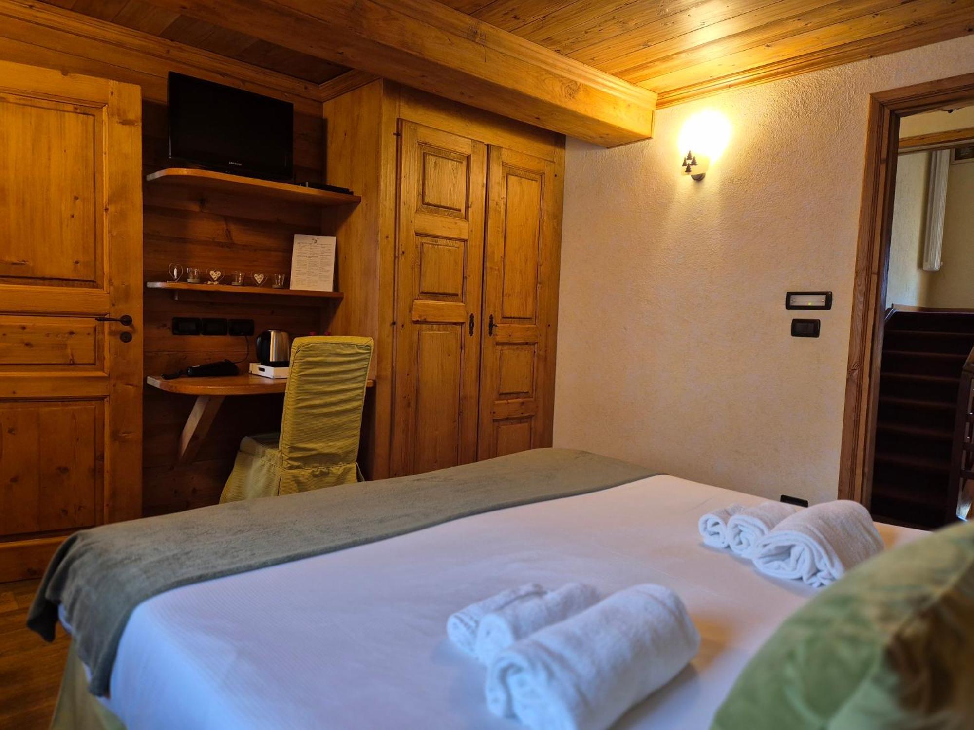 Hotel Dente Del Gigante 쿠르마예 외부 사진